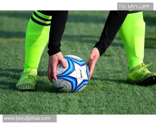 球星插画足球赛精彩对决 展现赛场激情与巅峰对抗 球星插画足球赛精彩对决 展现赛场激情与巅峰对抗